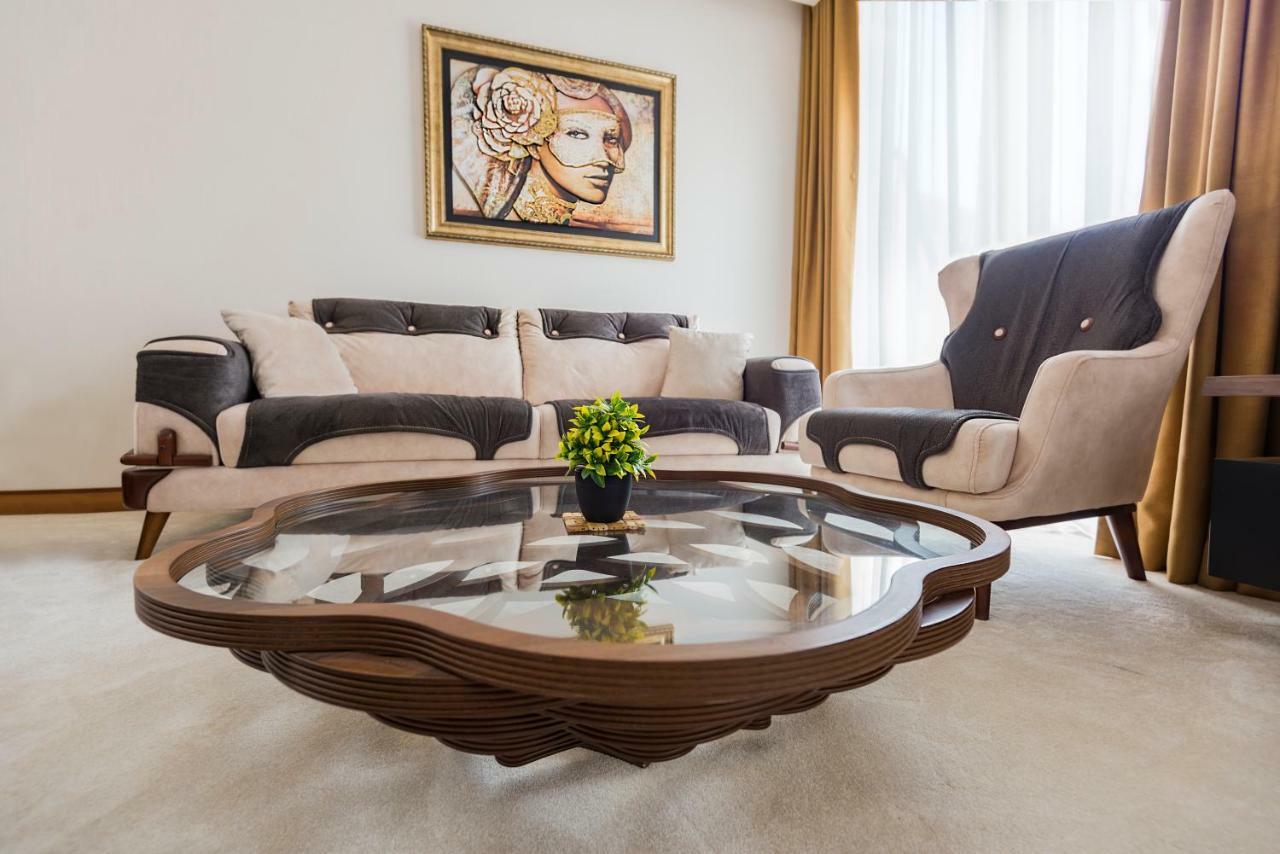 Waikiki Apartments 티바트 외부 사진