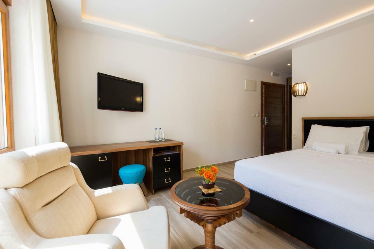 Waikiki Apartments 티바트 외부 사진