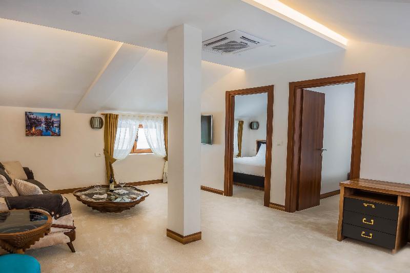Waikiki Apartments 티바트 외부 사진