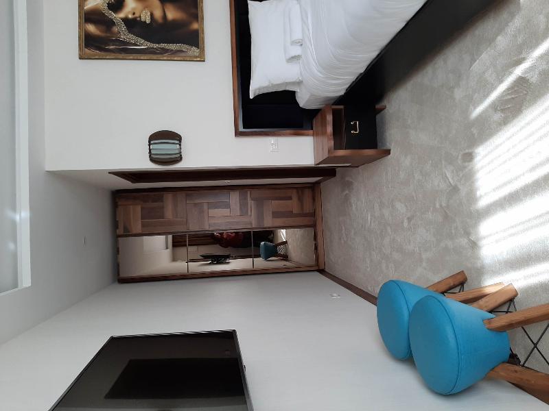 Waikiki Apartments 티바트 외부 사진