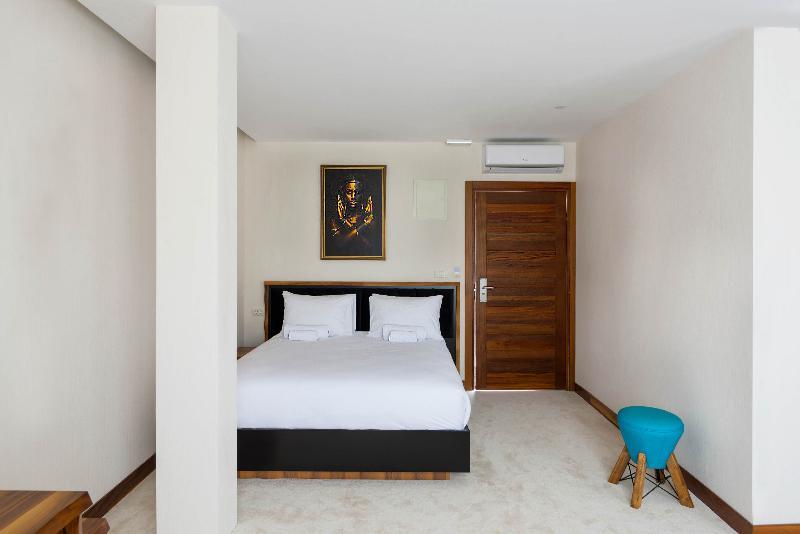 Waikiki Apartments 티바트 외부 사진