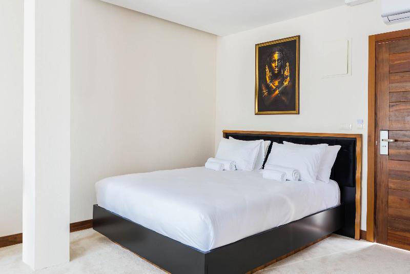 Waikiki Apartments 티바트 외부 사진