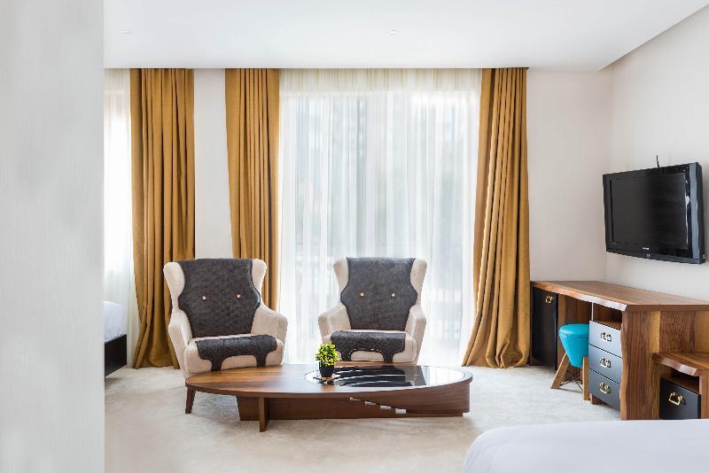 Waikiki Apartments 티바트 외부 사진